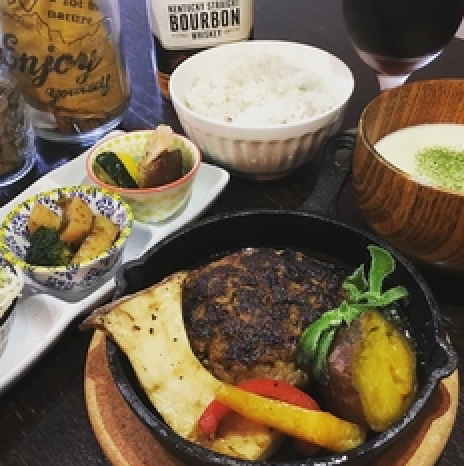 黒毛和牛使用モフモフハンバーグランチ